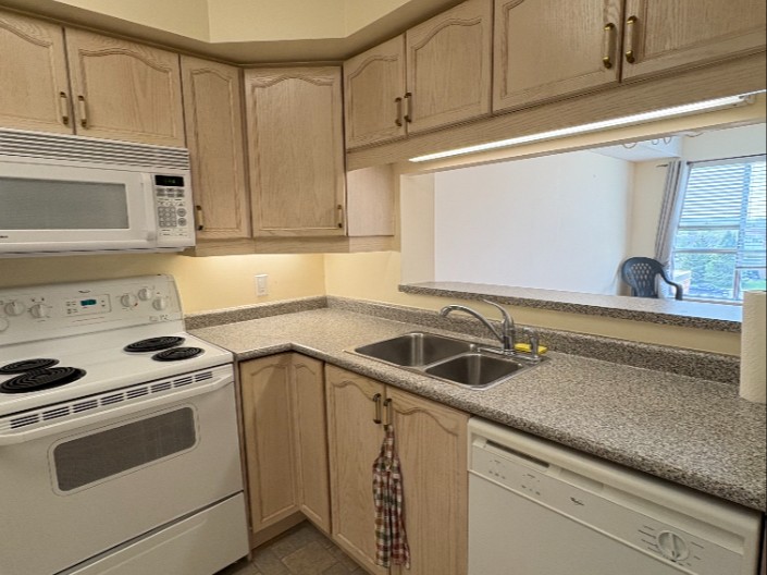 #403 - 94 Dean Ave